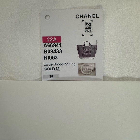 Limited Edition ! NWT Large Gold Calfskin Chanel Deauville Tote - Picture 13 of 15
